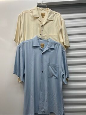Jos. A. Bank Light Blue and Cream Short Sleeve Camp Shirts lot Size M